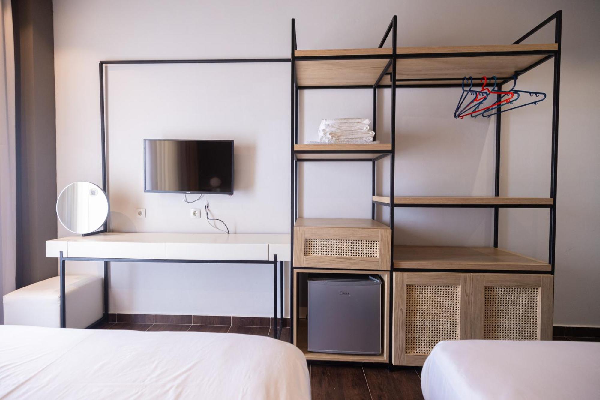 Royal Blue Hotel Dhërmi Екстериор снимка