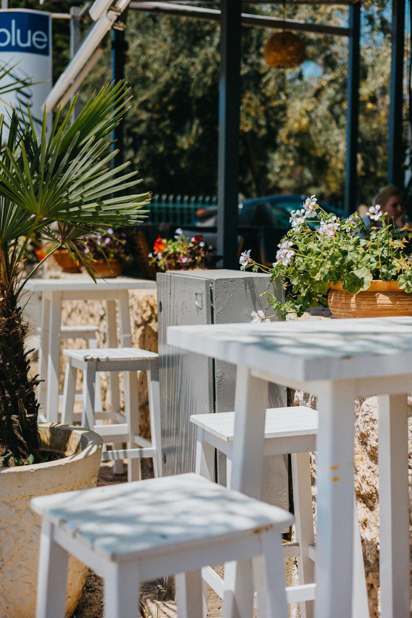Royal Blue Hotel Dhërmi Екстериор снимка