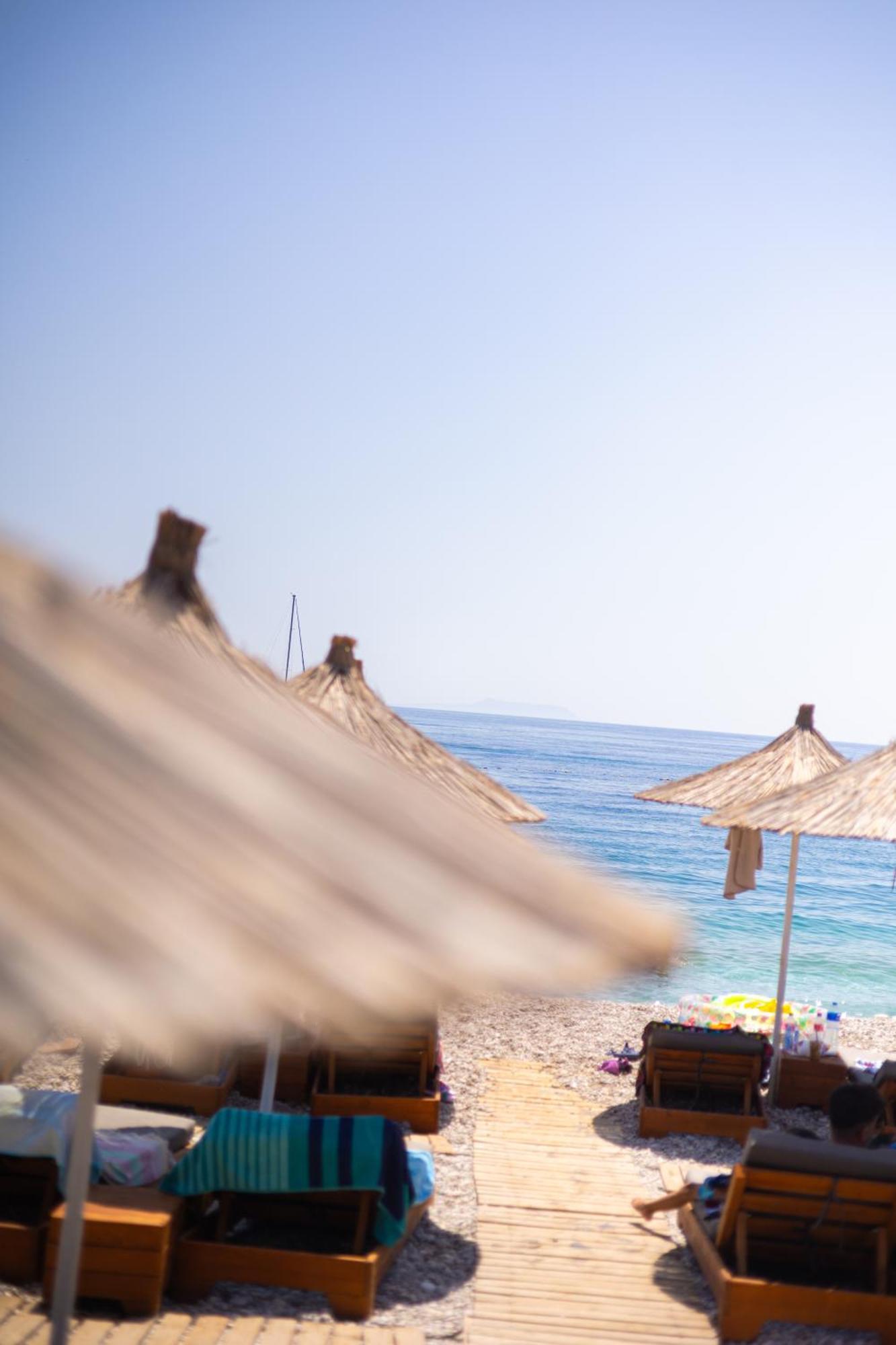 Royal Blue Hotel Dhërmi Екстериор снимка